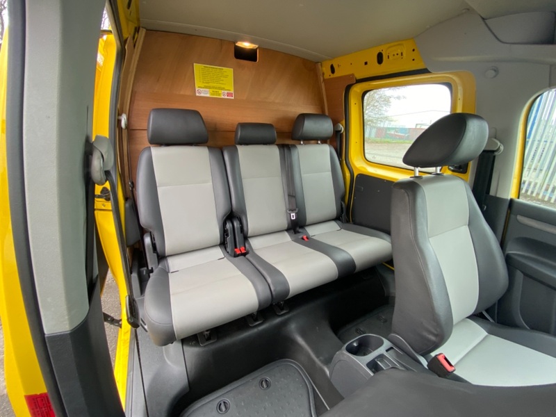 VOLKSWAGEN CADDY MAXI C20 Maxi Kombi Crew Van. 18 Alloys. Colour Coded. 56000 Miles. 2015