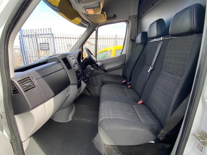 MERCEDES-BENZ SPRINTER 316 CDI MWB. SATNAV. AIRCON. REAR CAMERA. NO VAT 2015