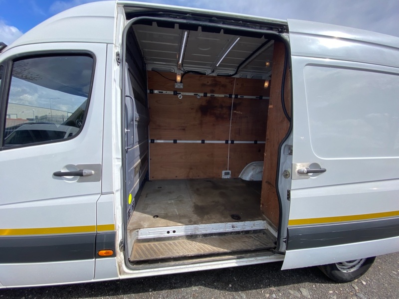 MERCEDES-BENZ SPRINTER 316 CDI MWB. SATNAV. AIRCON. REAR CAMERA. NO VAT 2015