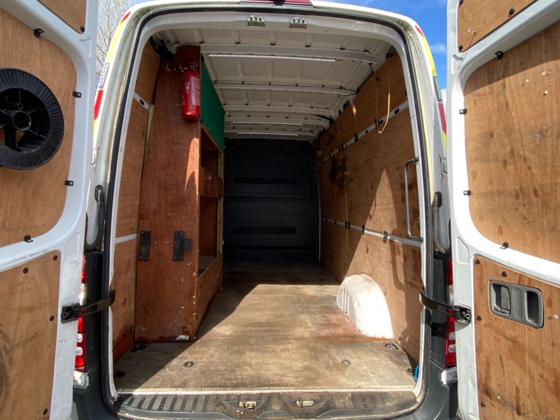 MERCEDES-BENZ SPRINTER 316 CDI MWB. SATNAV. AIRCON. REAR CAMERA. NO VAT 2015