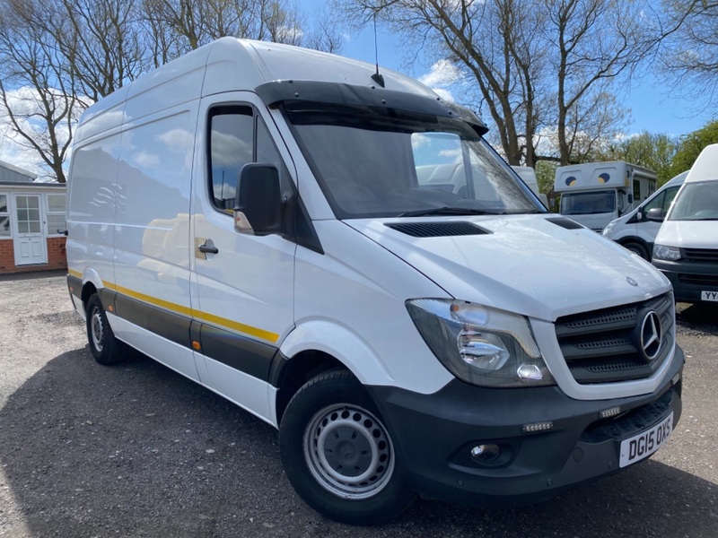 MERCEDES-BENZ SPRINTER 316 CDI MWB. SATNAV. AIRCON. REAR CAMERA. NO VAT 2015