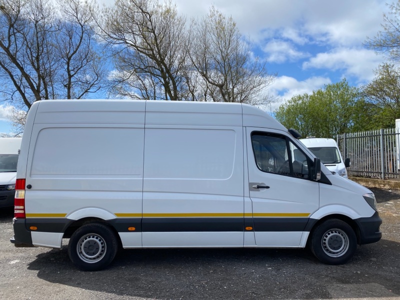 MERCEDES-BENZ SPRINTER 316 CDI MWB. SATNAV. AIRCON. REAR CAMERA. NO VAT 2015