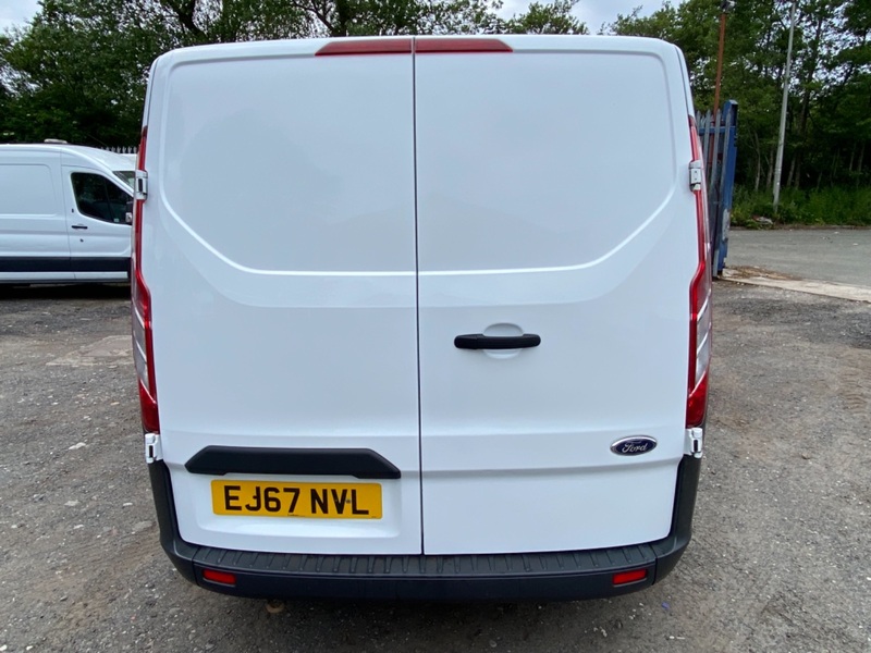 FORD TRANSIT CUSTOM 270 LH1 SWB Euro 6 Panel Van. 2017