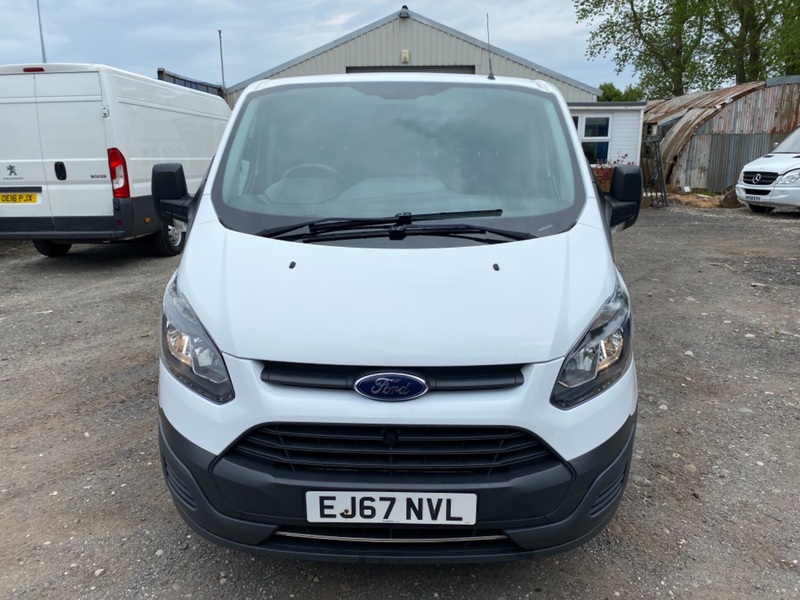 FORD TRANSIT CUSTOM 270 LH1 SWB Euro 6 Panel Van. 2017