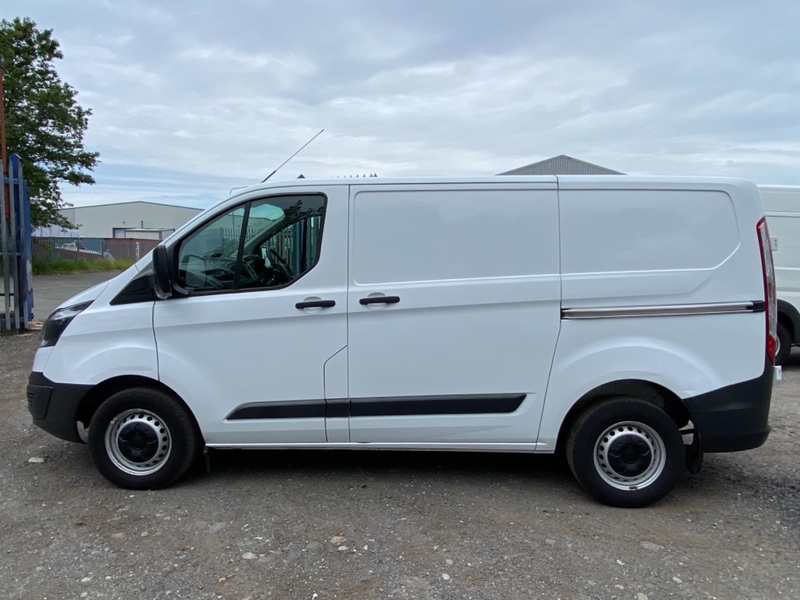 FORD TRANSIT CUSTOM 270 LH1 SWB Euro 6 Panel Van. 2017