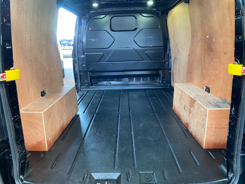 FORD TRANSIT CUSTOM 290 LIMITED . BLACK. AC. DAB. CRUISE. BLUETOOTH. 2018