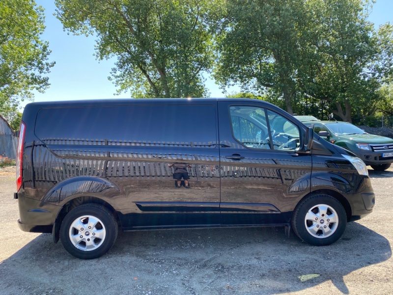 FORD TRANSIT CUSTOM 290 LIMITED . BLACK. AC. DAB. CRUISE. BLUETOOTH. 2018