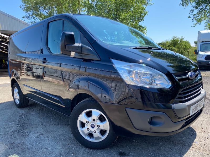 FORD TRANSIT CUSTOM 290 LIMITED . BLACK. AC. DAB. CRUISE. BLUETOOTH. 2018