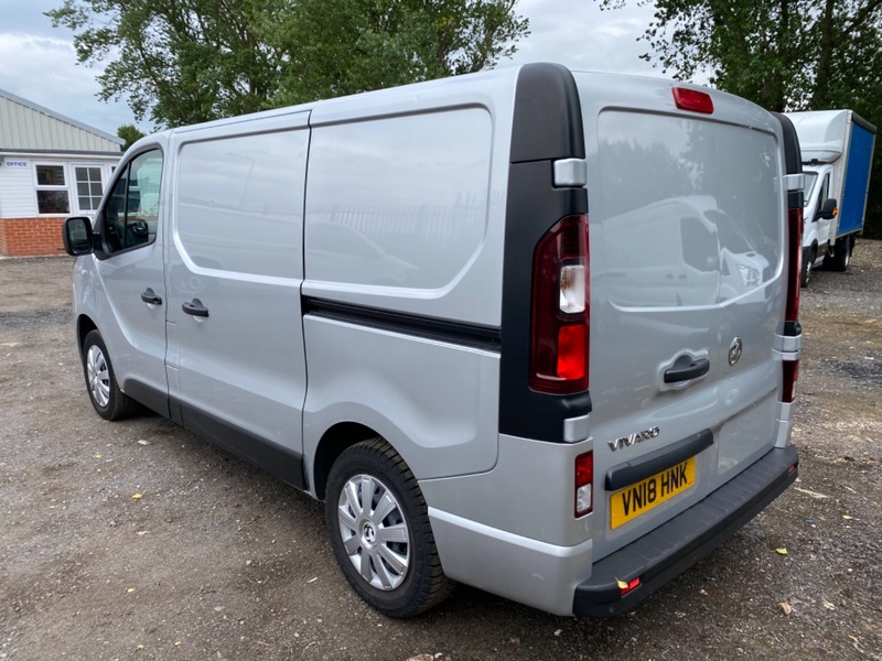 VAUXHALL VIVARO L1H1 2700 SPORTIVE CDTI SATNAV. AC. B-TOOTH. FSH 2018