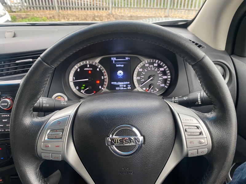 NISSAN NAVARA DCI TEKNA 4X4 Double cab. Leather. Satnav. Climate. 360 Camera. 2017