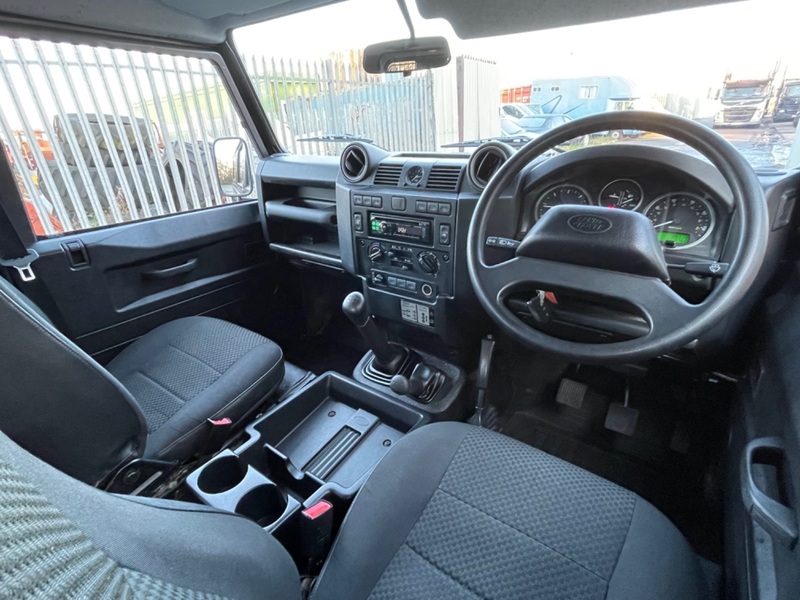 LAND ROVER DEFENDER TD COUNTY STATION WAGON 7 SEAT FSH 2015