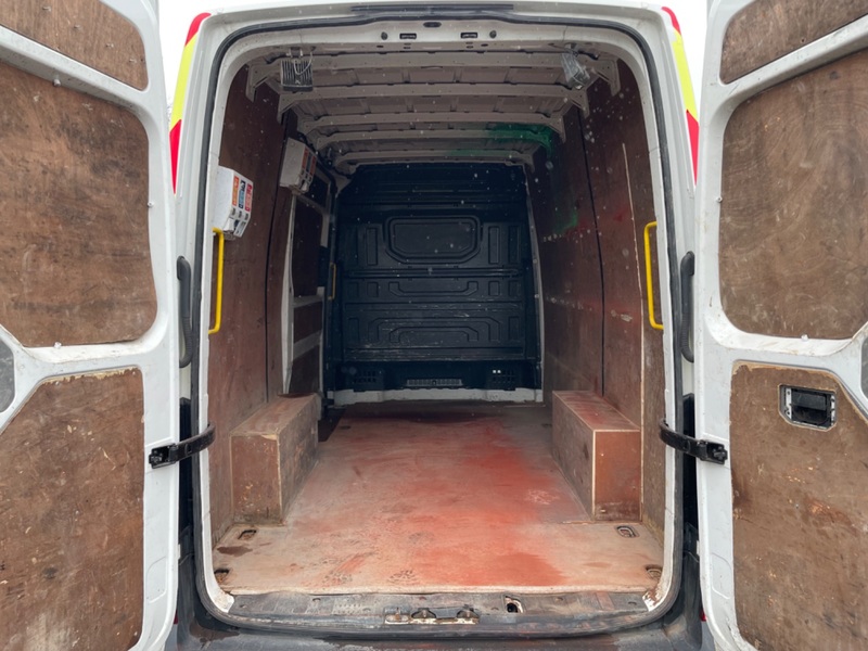 VOLKSWAGEN CRAFTER CR35 TDI MWB TRENDLINE. DAB. B-Tooth. Cruise.1 Owner. 2019
