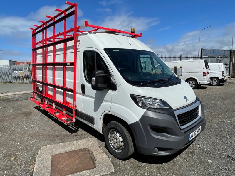 PEUGEOT BOXER BLUE HDI 335 L3H2 PROFESSIONAL Glass Van. 2017