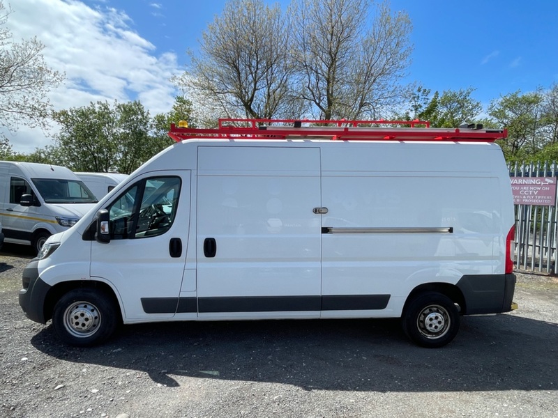 PEUGEOT BOXER BLUE HDI 335 L3H2 PROFESSIONAL Glass Van. 2017