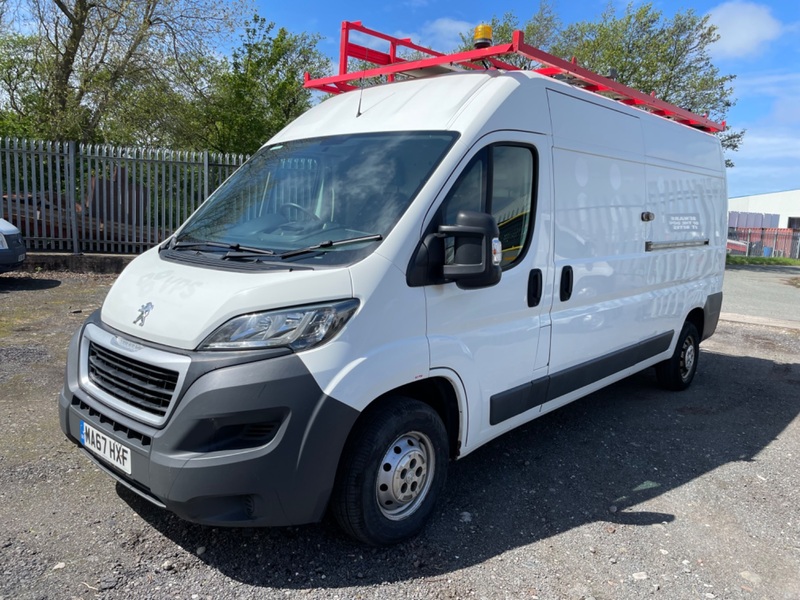 PEUGEOT BOXER BLUE HDI 335 L3H2 PROFESSIONAL Glass Van. 2017