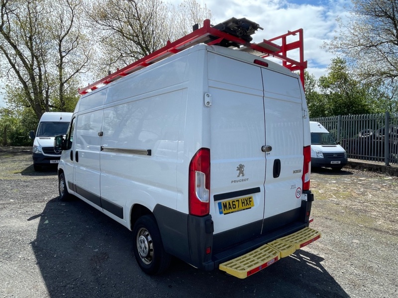 PEUGEOT BOXER BLUE HDI 335 L3H2 PROFESSIONAL Glass Van. 2017