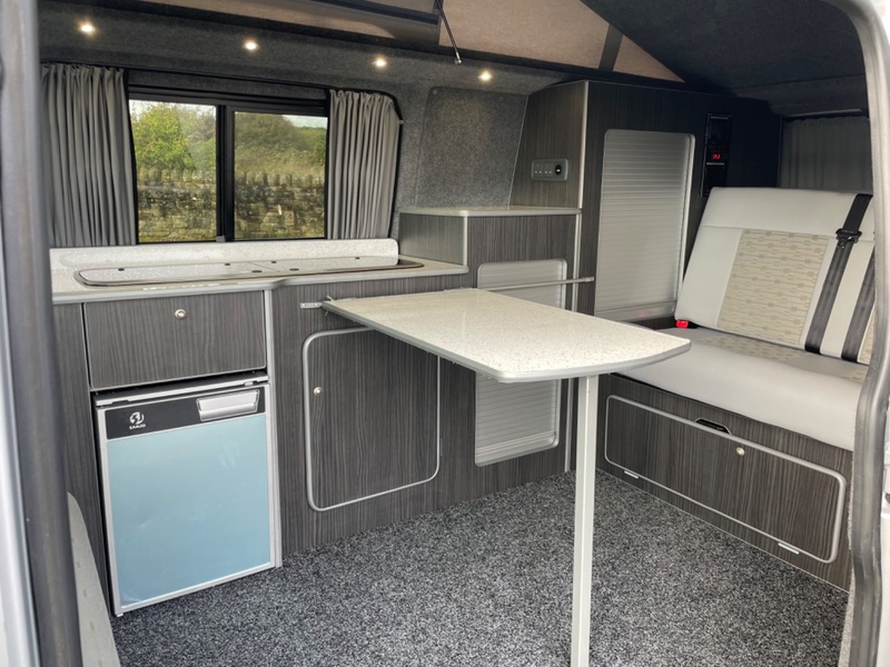 VOLKSWAGEN T5 CAMPER T30 Highline DSG Auto. 140BHP 2011