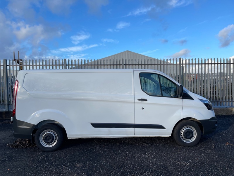 FORD TRANSIT CUSTOM 310. 2.0TDCi LWB Van.  Onboard Generator. 2016