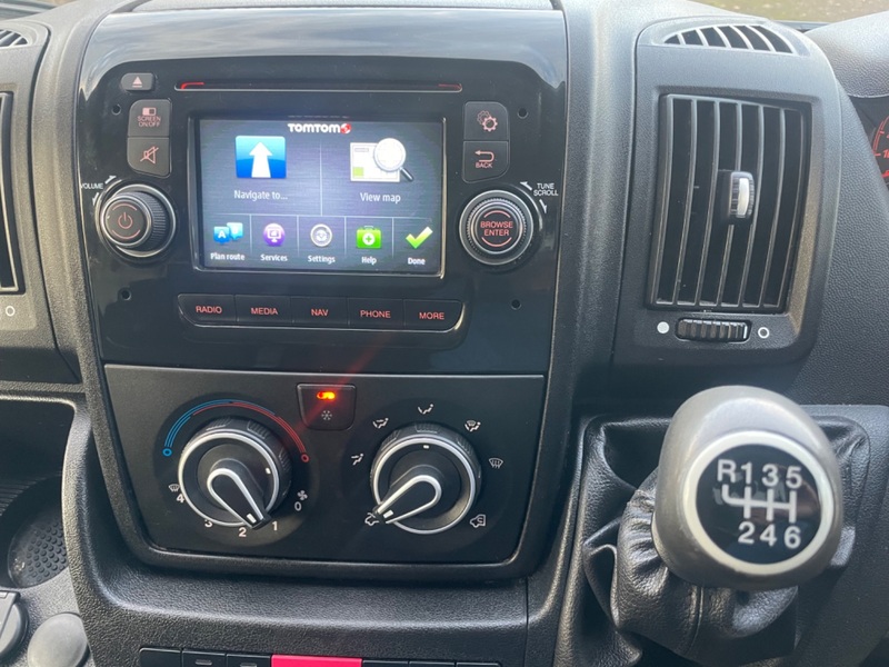 PEUGEOT BOXER BLUE HDI 333 L1H1 PROFESSIONAL AC. NAV. B-tooth. 2019