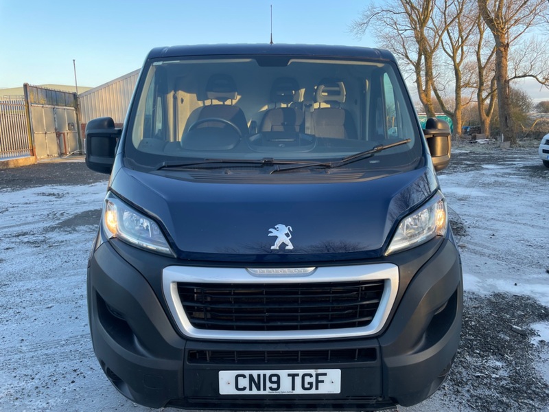 PEUGEOT BOXER BLUE HDI 333 L1H1 PROFESSIONAL AC. NAV. B-tooth. 2019