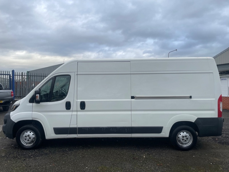 PEUGEOT BOXER BLUE HDI LWB Professional. Euro 6. Satnav, AC, Cruise. 2017