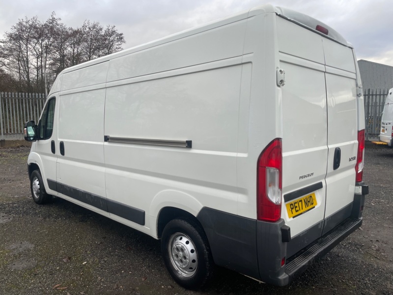 PEUGEOT BOXER BLUE HDI LWB Professional. Euro 6. Satnav, AC, Cruise. 2017