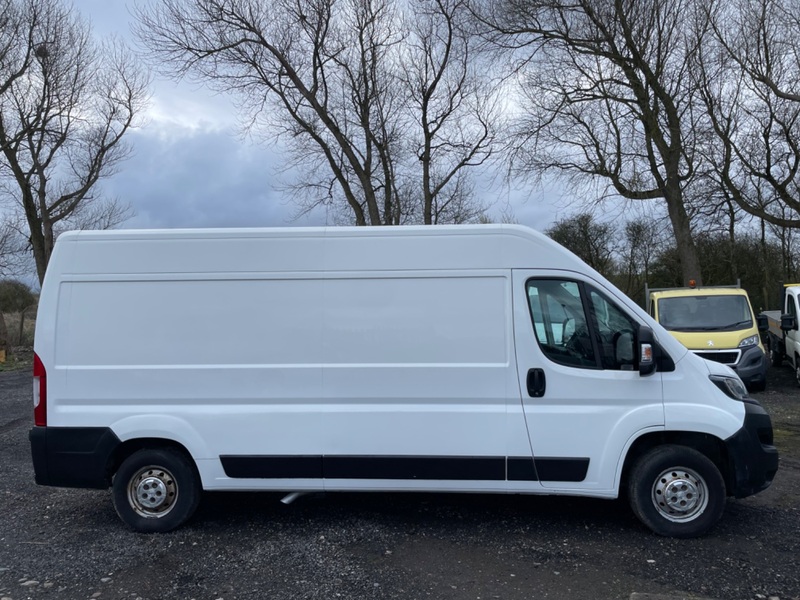 PEUGEOT BOXER BLUE HDI 335 L3H2 PROFESSIONAL . FSH. 2018