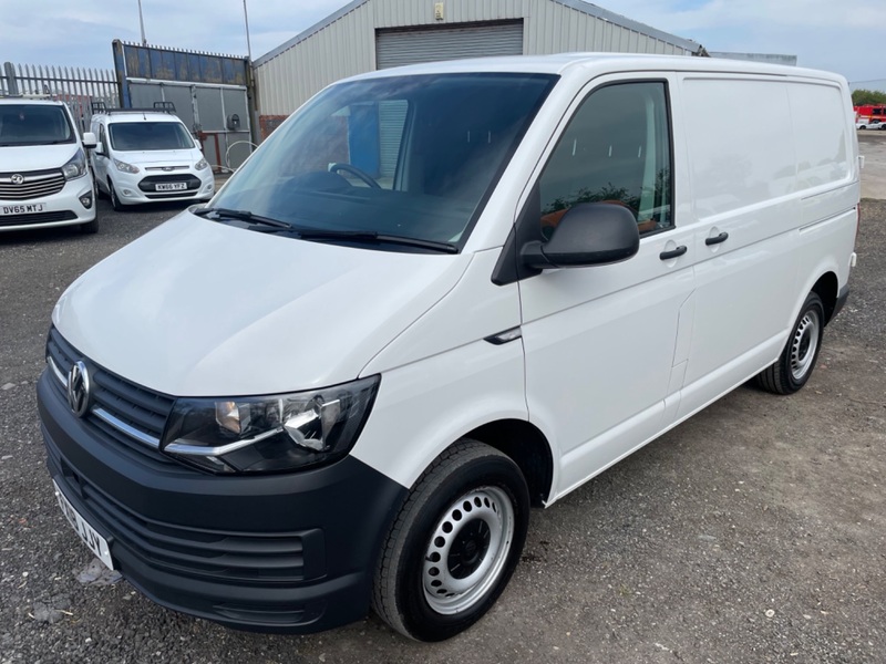 VOLKSWAGEN TRANSPORTER T28 2.0 TDI Startline. 1 Owner. FSH 2018