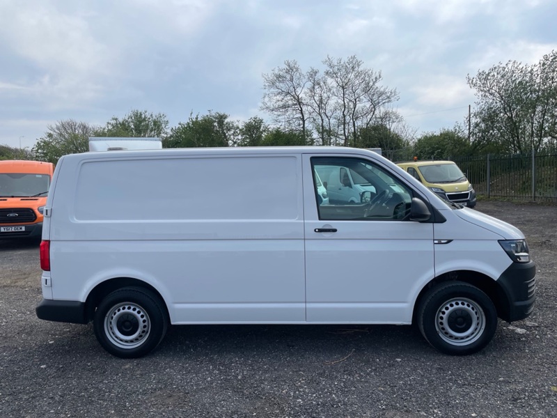 VOLKSWAGEN TRANSPORTER T28 2.0 TDI Startline. 1 Owner. FSH 2018