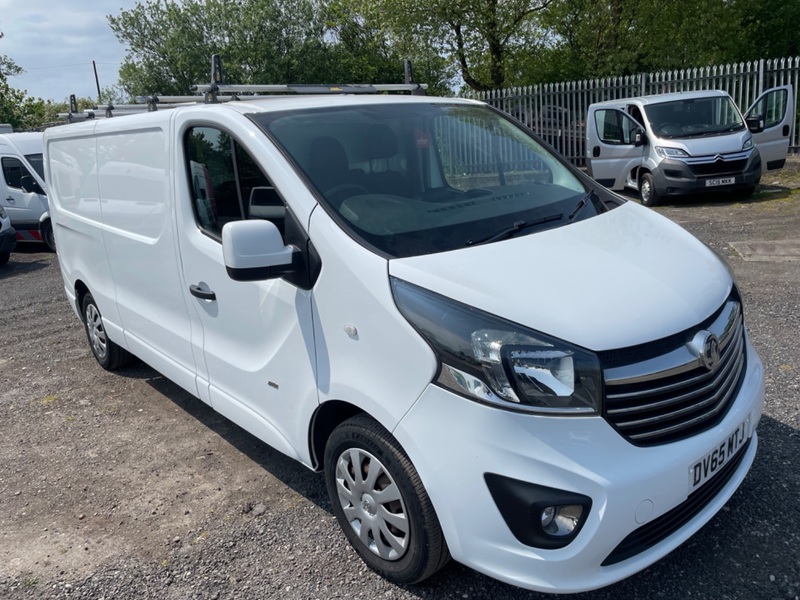 VAUXHALL VIVARO 2900  SPORTIVE LWB. AC. B-tooth. DAB. 2015