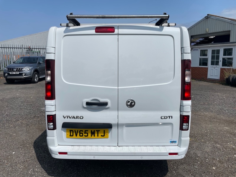 VAUXHALL VIVARO 2900  SPORTIVE LWB. AC. B-tooth. DAB. 2015