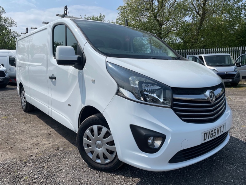 VAUXHALL VIVARO 2900  SPORTIVE LWB. AC. B-tooth. DAB. 2015