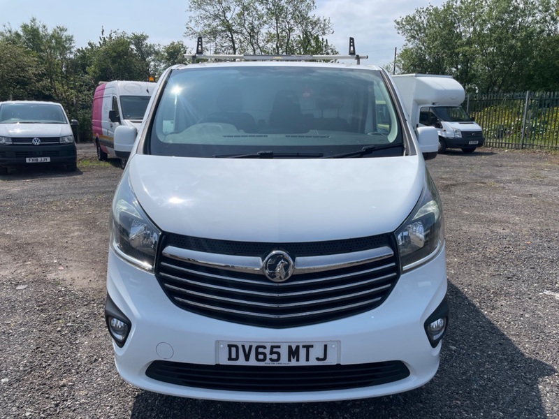 VAUXHALL VIVARO 2900  SPORTIVE LWB. AC. B-tooth. DAB. 2015