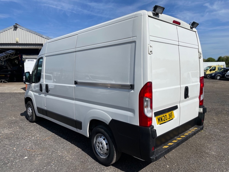 PEUGEOT BOXER BLUEHDI 335 L2H2 PROFESSIONAL 2.2 HDi Euro 6. 2020