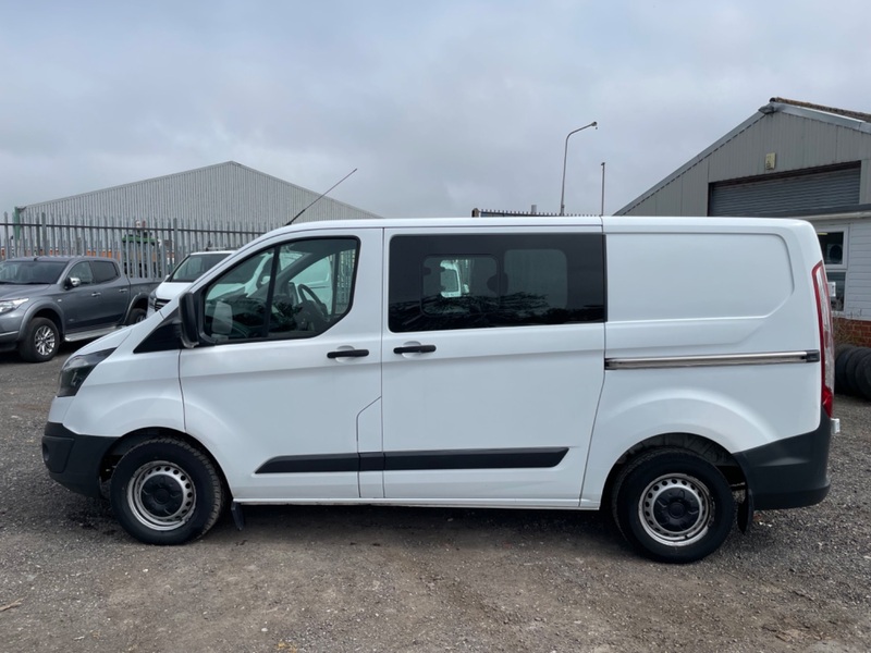 FORD TRANSIT CUSTOM Crew Cab. Aircon. DAB. Appleplay Android. 6 Seats. 2015