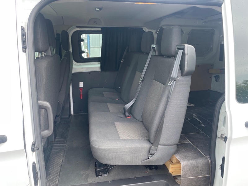 FORD TRANSIT CUSTOM Crew Cab. Aircon. DAB. Appleplay Android. 6 Seats. 2015