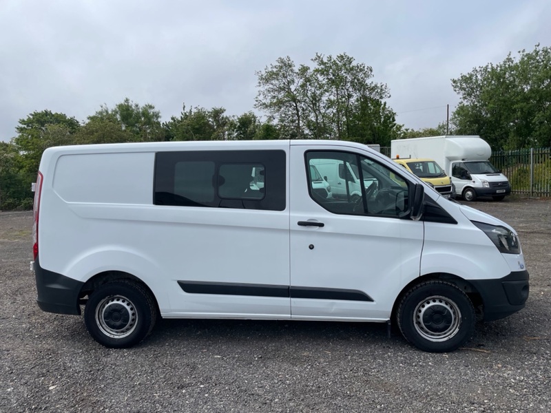 FORD TRANSIT CUSTOM Crew Cab. Aircon. DAB. Appleplay Android. 6 Seats. 2015