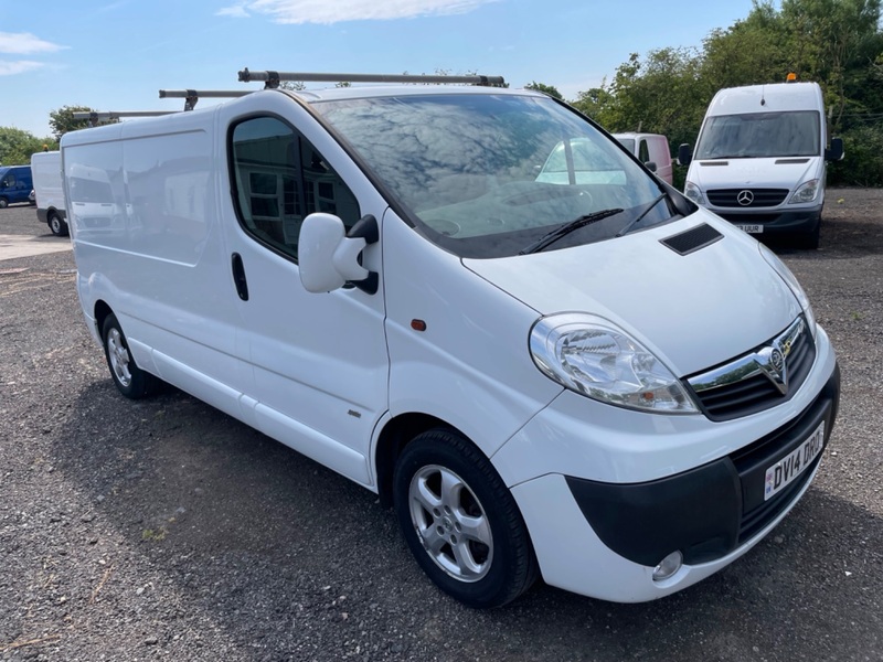 VAUXHALL VIVARO 2900 CDTI SPORTIVE LWB. AIRCON. B-tooth. Alloys. 2014