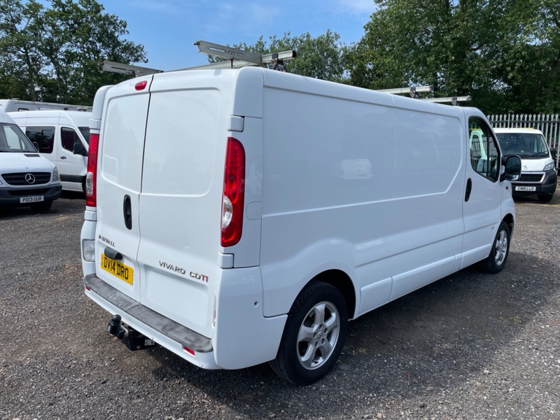 VAUXHALL VIVARO 2900 CDTI SPORTIVE LWB. AIRCON. B-tooth. Alloys. 2014